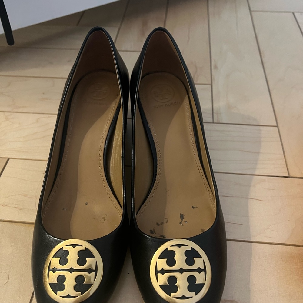 Women's Chelsea Block-Heel Pumps
